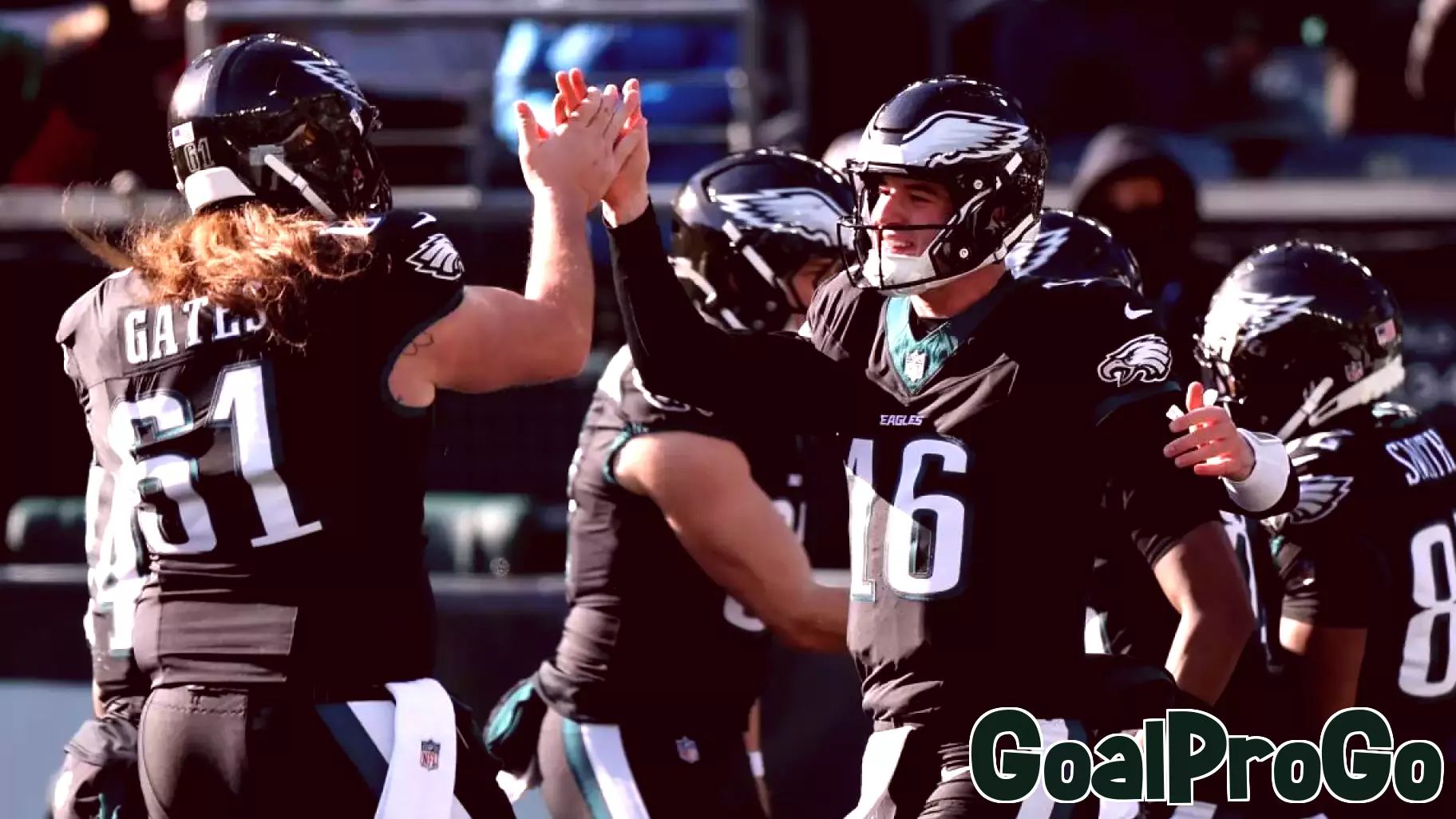 Eagles Lead Giants 10-0 at Halftime